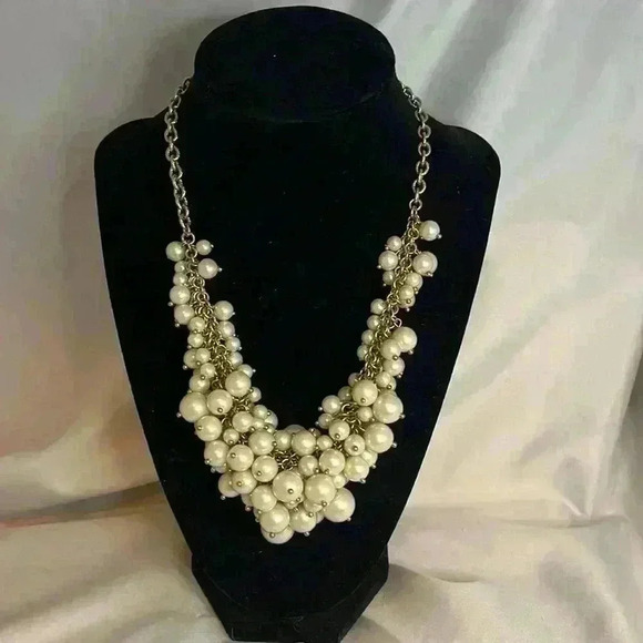 Vintage..L.K. Bennett.. faux pearl.. cha-cha bracelet and necklace  set​ - Picture 2 of 7